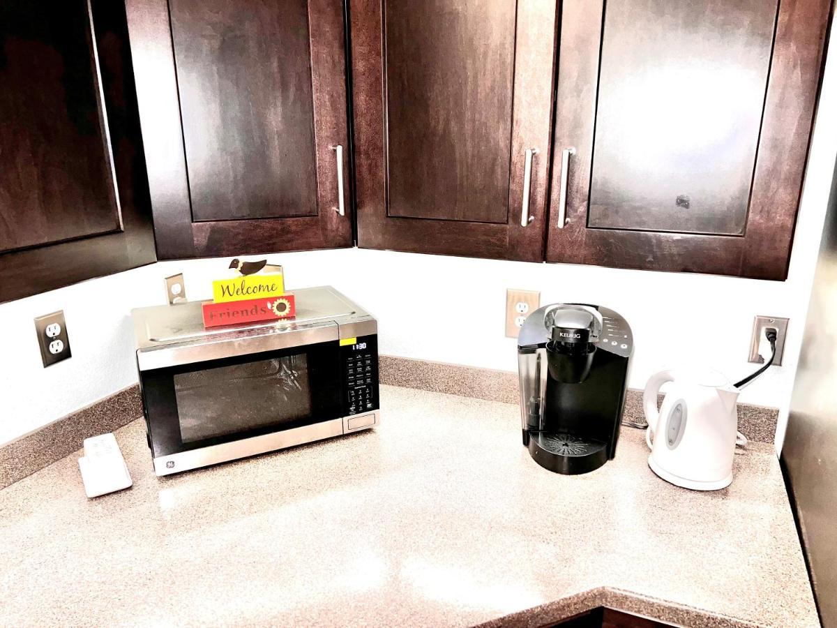 Newly Remodeled Spacious Units, Minutes From Mountains, Inlet, Downtown And Airport أنكوراج المظهر الخارجي الصورة