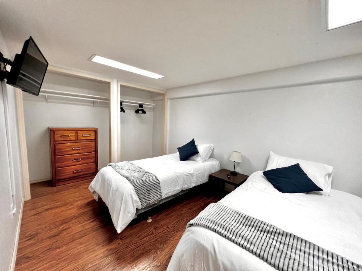 Newly Remodeled Spacious Units, Minutes From Mountains, Inlet, Downtown And Airport أنكوراج المظهر الخارجي الصورة