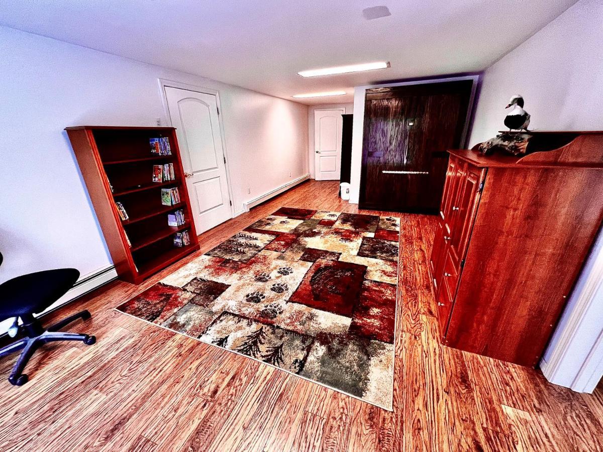Newly Remodeled Spacious Units, Minutes From Mountains, Inlet, Downtown And Airport أنكوراج المظهر الخارجي الصورة